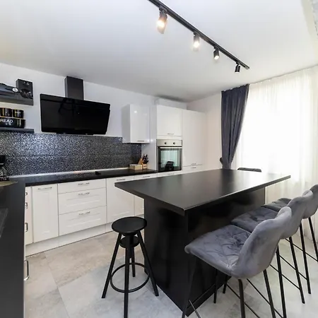 Apartment Nikky 2Br Apt. In Old Town Centre Zadar