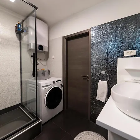 Nikky 2br Apt. In Old Town Centre Apartmán *