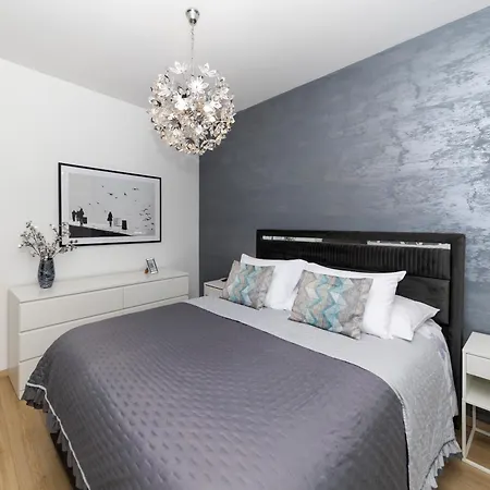 Nikky 2br Apt. In Old Town Centre *