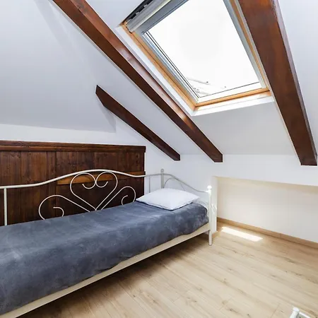 Nikky 2br Apt. In Old Town Centre Apartmán *