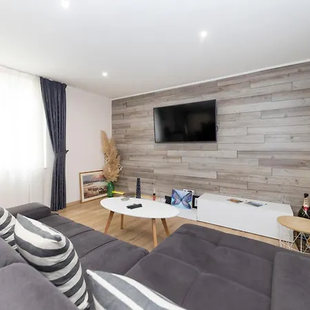 アパート Nikky 2br Apt. In Old Town Centre *