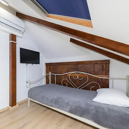 Nikky 2br Apt. In Old Town Centre Apartmán *