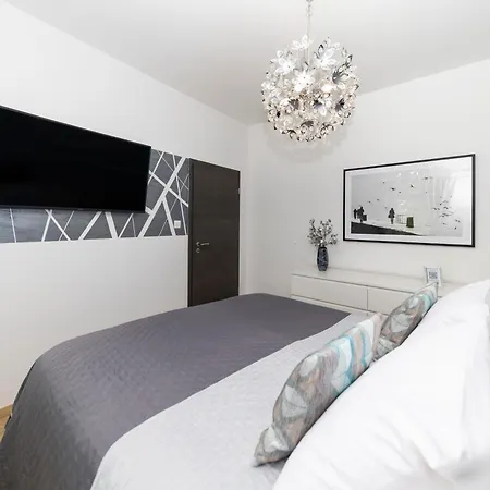 Appartement Nikky 2br Apt. In Old Town Centre *