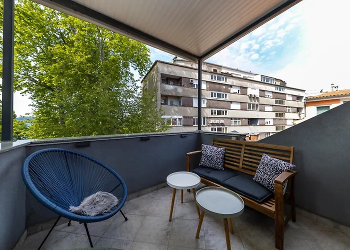 Apartman Nikky 2Br Apt. In Old Town Centre *