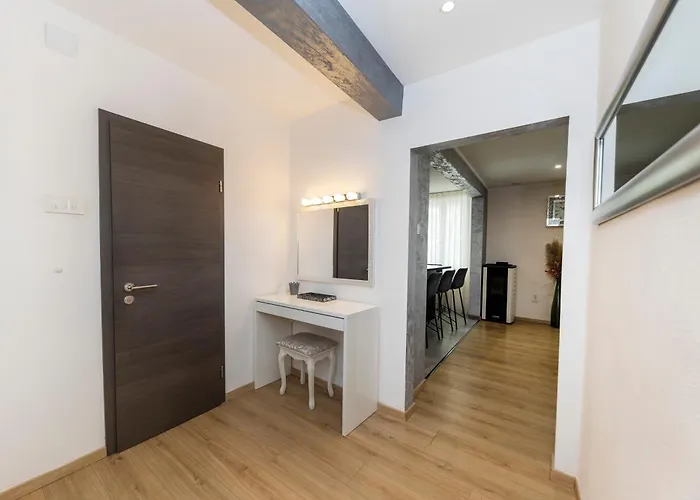 Nikky 2Br Apt. In Old Town Centre * Zadar